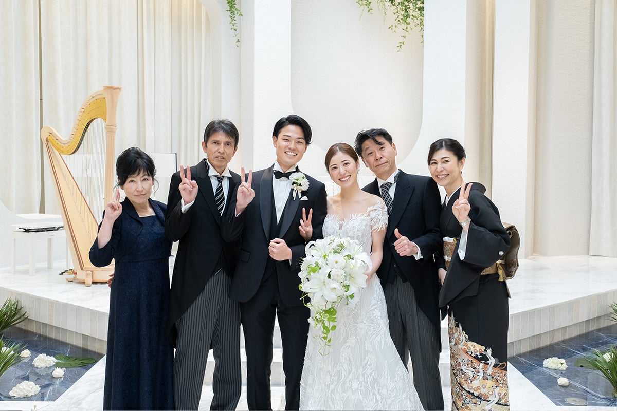 庭園を望みアットホームに過ごす、贅沢会食ウエディング イメージ