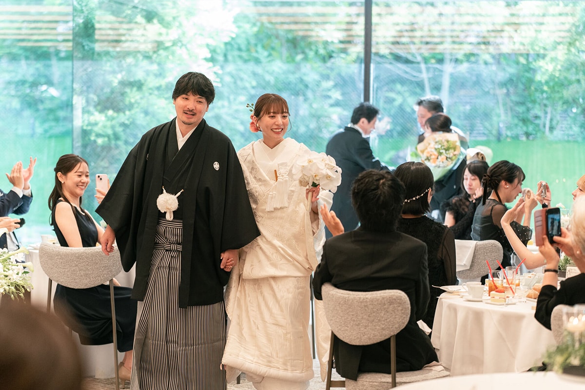 水盤庭園に映える和と洋を纏うハレの日 イメージ