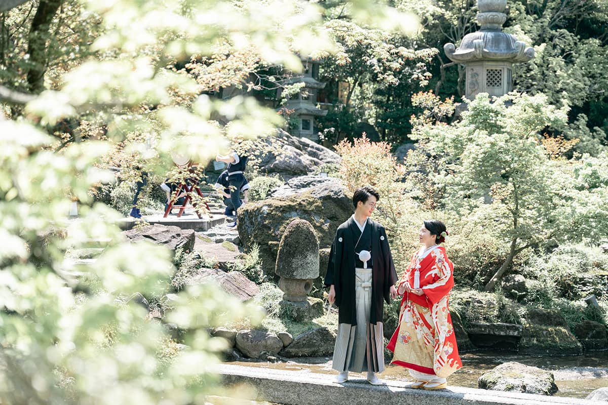 日本庭園で思い出の写真を。温かな家族結婚式 イメージ