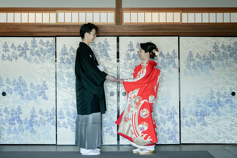 日本庭園で思い出の写真を。温かな家族結婚式 イメージ