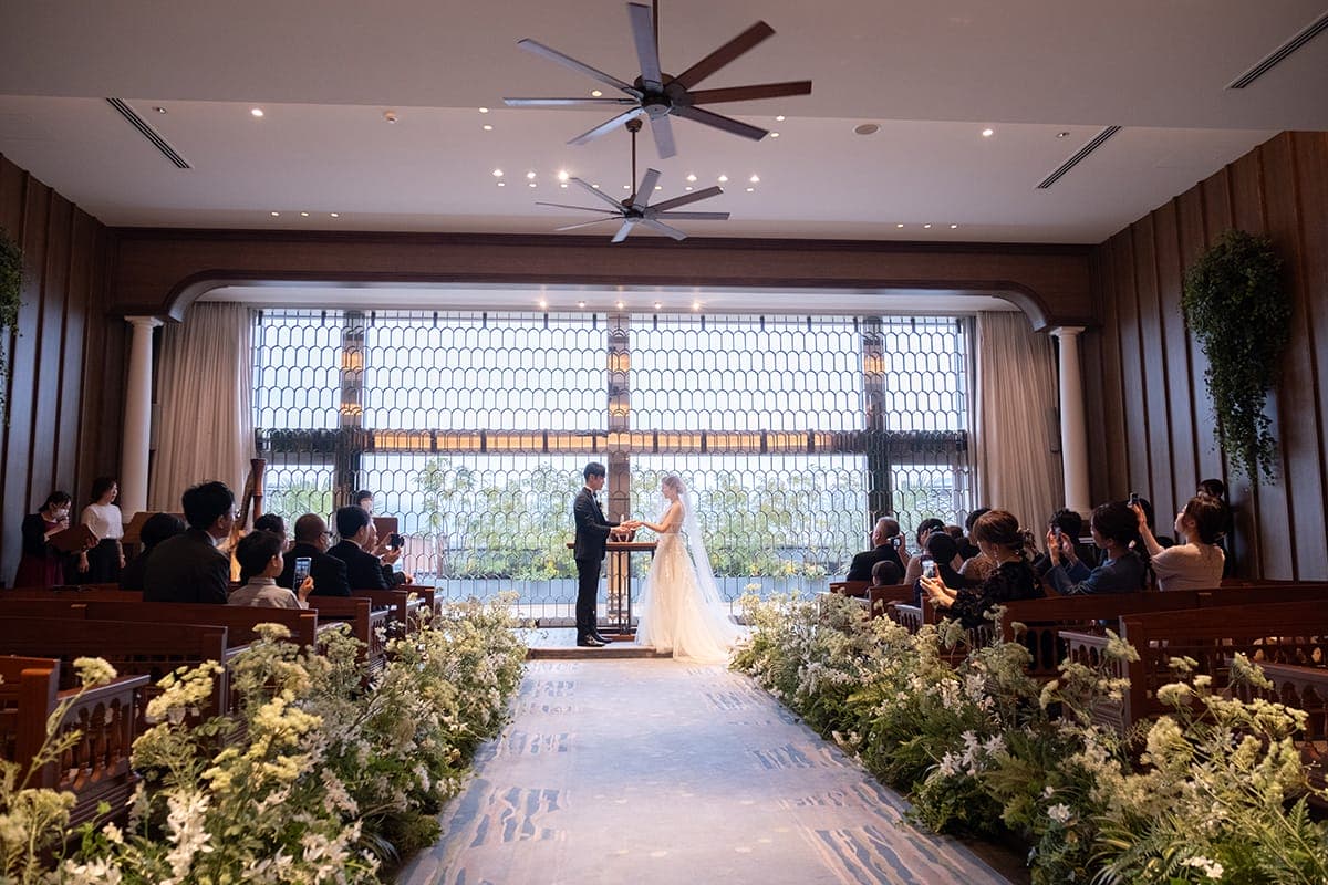日本庭園で思い出の写真を。温かな家族結婚式 イメージ