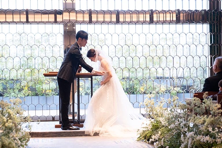 日本庭園で思い出の写真を。温かな家族結婚式 イメージ