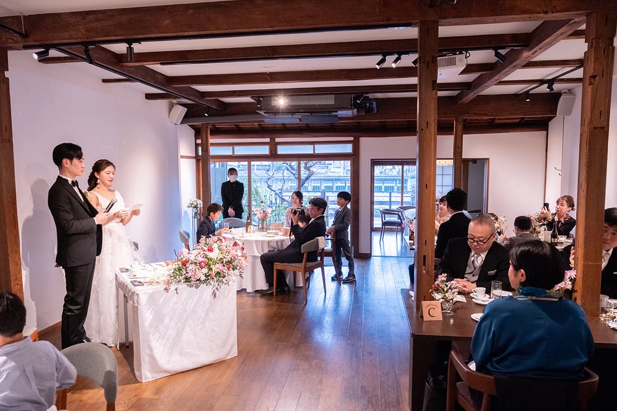 日本庭園で思い出の写真を。温かな家族結婚式 イメージ