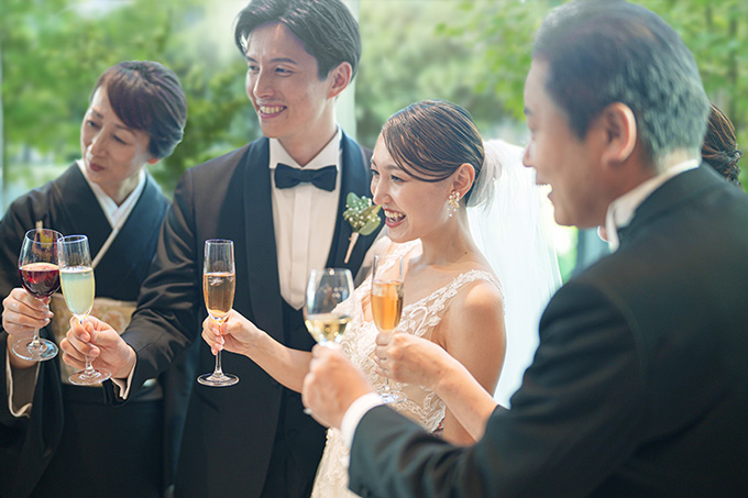 自然・緑・光に満ちた一等地で、屋内外をゲストと貸切りで贅沢に愉しむ上質ウエディング イメージ