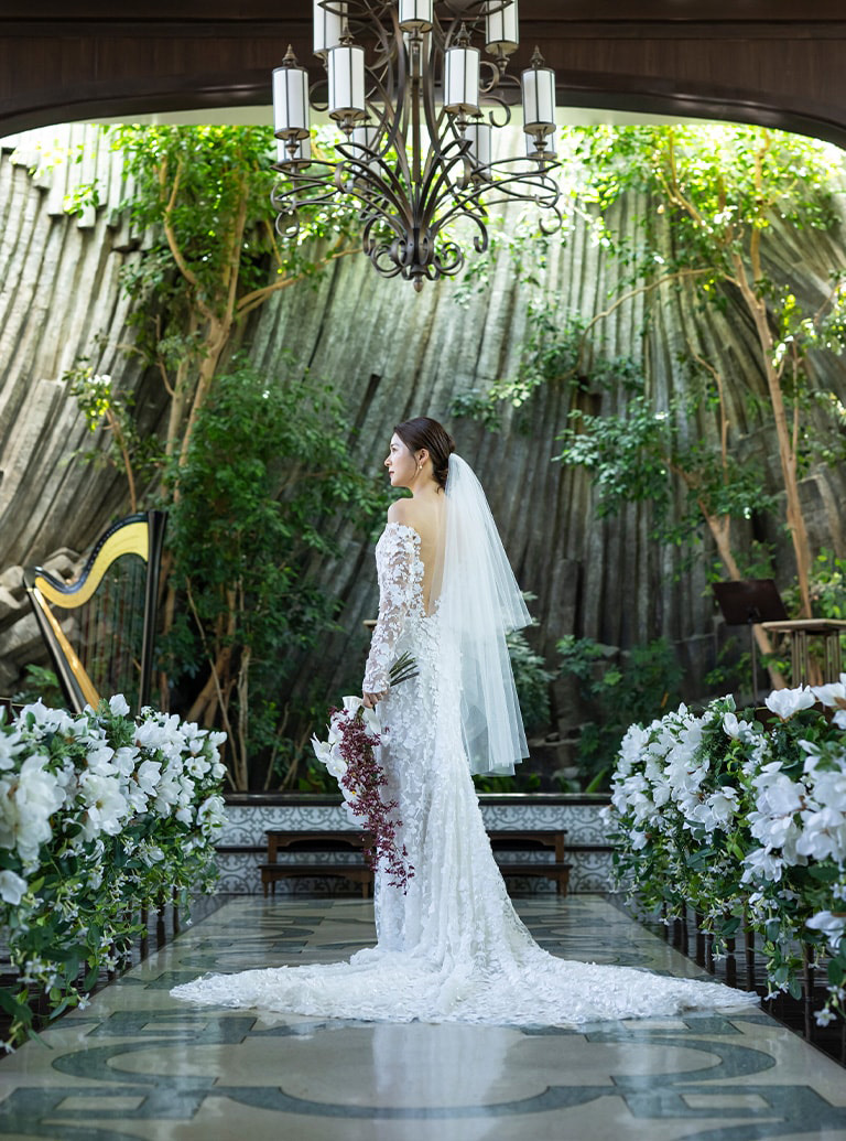 緑と陽光に包まれた洗練空間。ゲストと愉しむクラシカルウエディング　イメージ