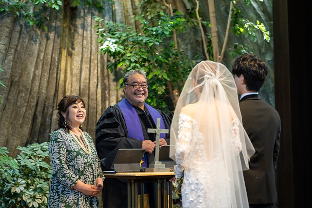 緑と陽光に包まれた洗練空間。ゲストと愉しむクラシカルウエディング　イメージ
