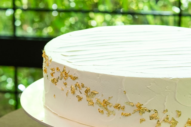 緑と陽光に包まれた洗練空間。ゲストと愉しむクラシカルウエディング　イメージ