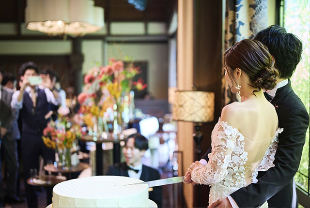 緑と陽光に包まれた洗練空間。ゲストと愉しむクラシカルウエディング　イメージ