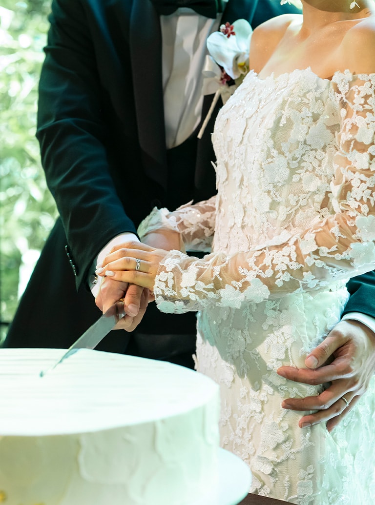 緑と陽光に包まれた洗練空間。ゲストと愉しむクラシカルウエディング　イメージ