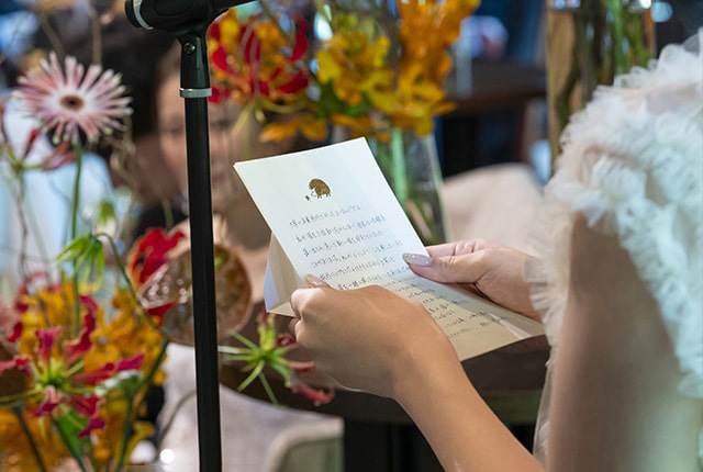 緑と陽光に包まれた洗練空間。ゲストと愉しむクラシカルウエディング　イメージ