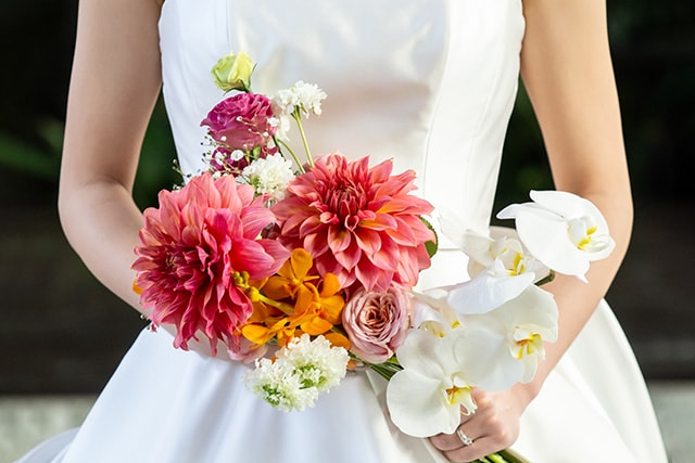 陽光と四季折々の自然に包まれた空間で、感謝の想いを伝えた心ふれあう結婚式　イメージ