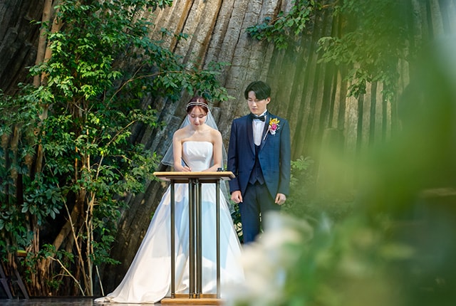 陽光と四季折々の自然に包まれた空間で、感謝の想いを伝えた心ふれあう結婚式　イメージ