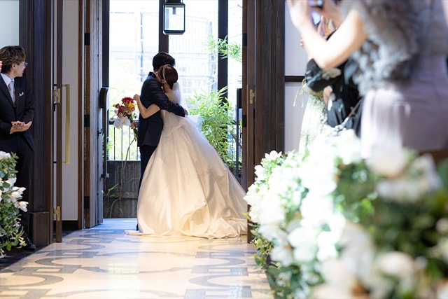 陽光と四季折々の自然に包まれた空間で、感謝の想いを伝えた心ふれあう結婚式　イメージ