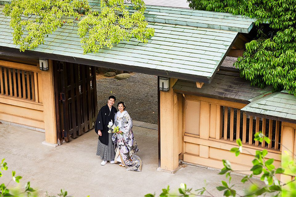 A modern Japanese wedding suited to both a wedding gown and traditional Japanese attire image