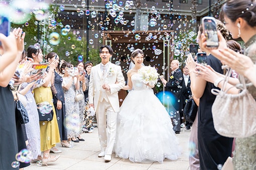 みなとみらいの海風を感じる、夏の上質リゾートウエディング　レポート