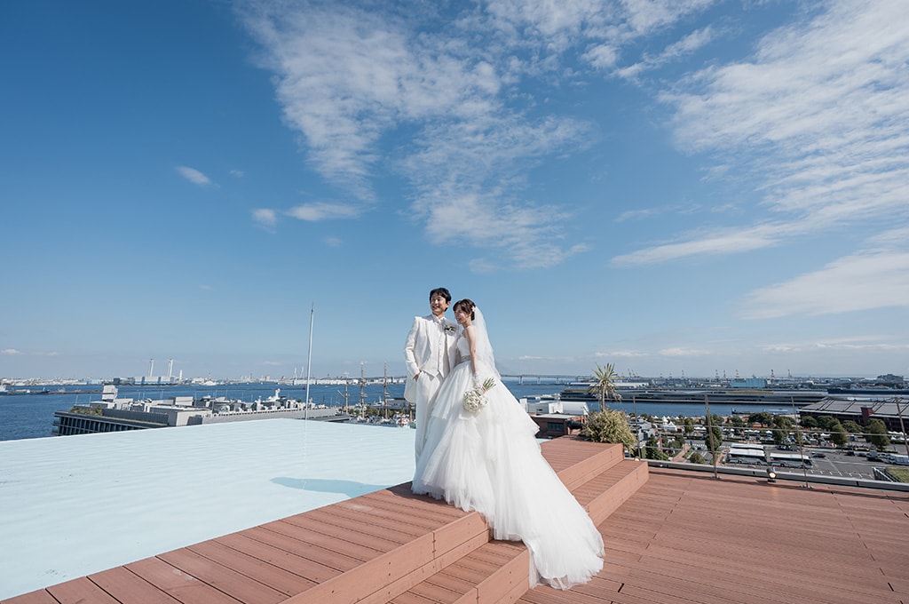みなとみらいで叶えた、海外リゾートのように自由な“家族だけ”の少人数ウエディング　レポート
