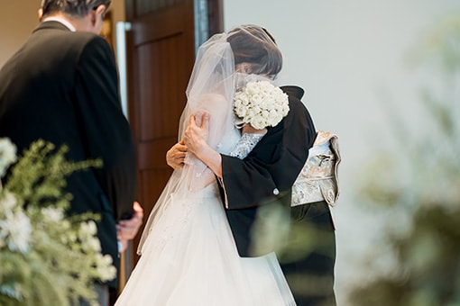 みなとみらいで叶えた、海外リゾートのように自由な“家族だけ”の少人数ウエディング　レポート