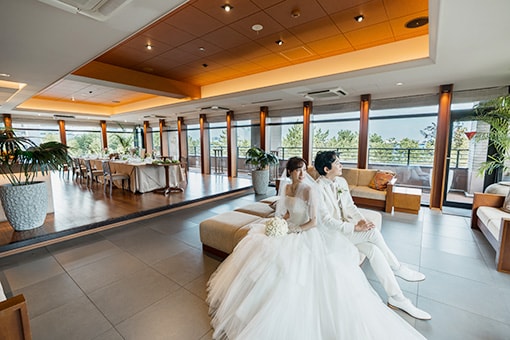 みなとみらいで叶えた、海外リゾートのように自由な“家族だけ”の少人数ウエディング　レポート