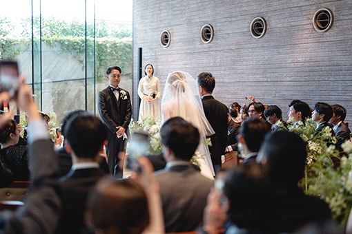 陽光と緑に包まれた上質空間で過ごす、みなとみらいの大人のガーデンパーティ　レポート