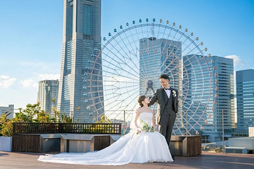 陽光と緑に包まれた上質空間で過ごす、みなとみらいの大人のガーデンパーティ　レポート