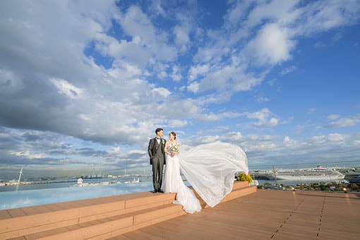 陽光と緑に包まれた上質空間で過ごす、みなとみらいの大人のガーデンパーティ　レポート