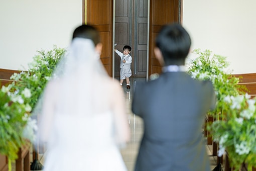 緑と海に包まれた、みなとみらいリゾートで感謝を伝える少人数ウエディング　レポート