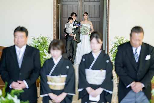 緑と海に包まれた、みなとみらいリゾートで感謝を伝える少人数ウエディング　レポート