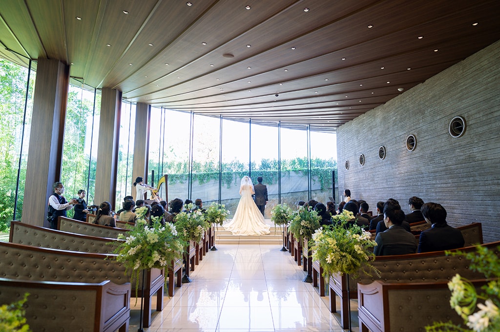 緑と海に包まれた、みなとみらいリゾートで感謝を伝える少人数ウエディング　レポート