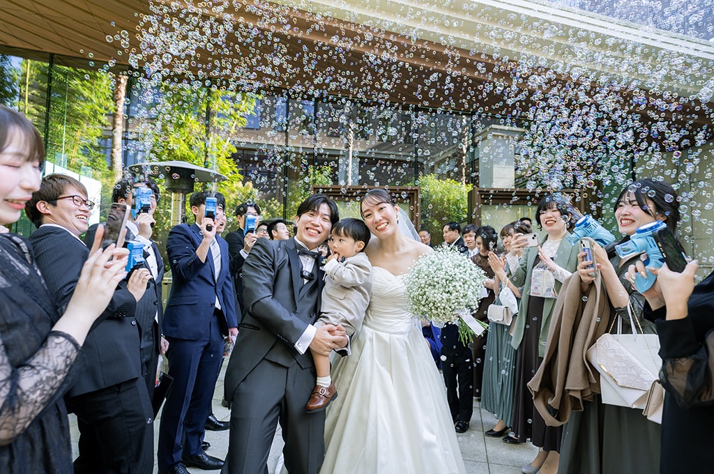 緑と海に包まれた、みなとみらいリゾートで感謝を伝える少人数ウエディング　レポート