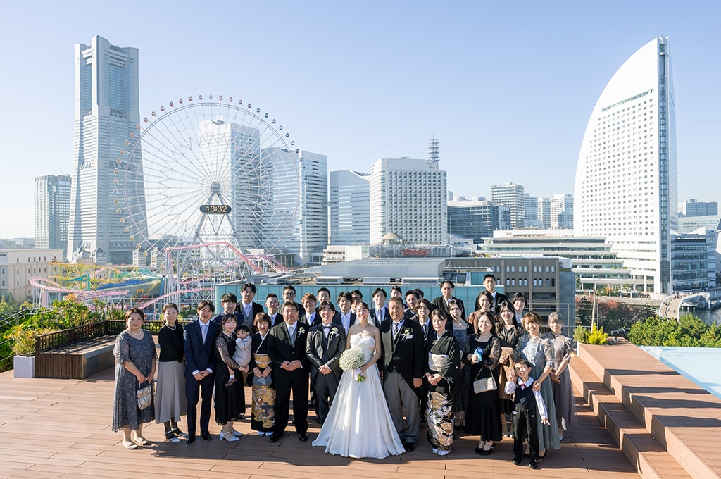 緑と海に包まれた、みなとみらいリゾートで感謝を伝える少人数ウエディング　レポート