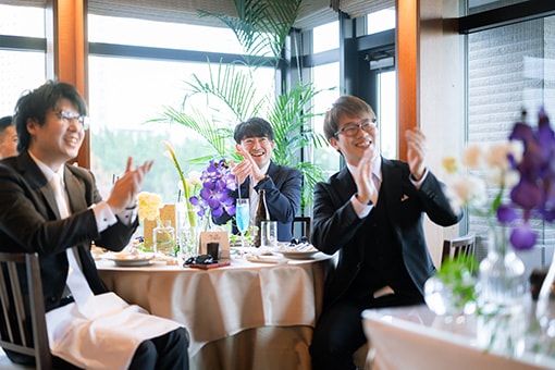 緑と海に包まれた、みなとみらいリゾートで感謝を伝える少人数ウエディング　レポート