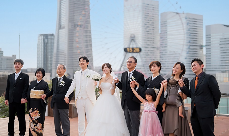 みなとみらいで叶えた、海外リゾートのように自由な“家族だけ”の少人数ウエディング　レポート
