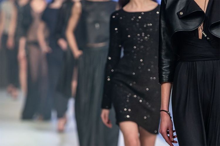 ファッションショーなどアパレル利用　イメージ