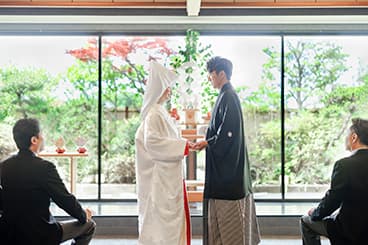 庭園を望む館内神殿　イメージ