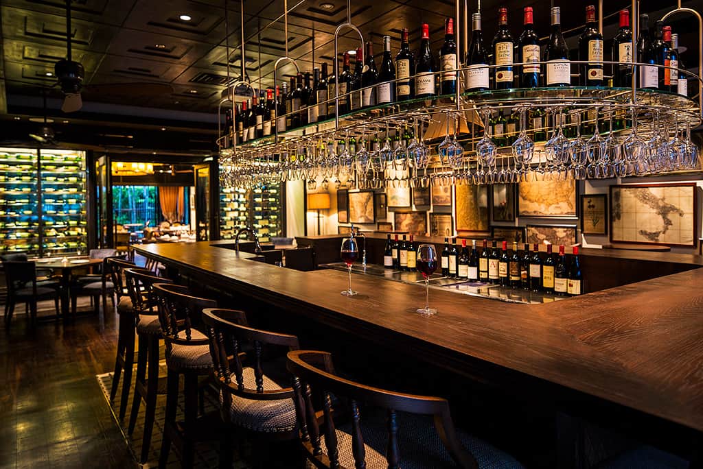 世界のワイン・チーズ BAR