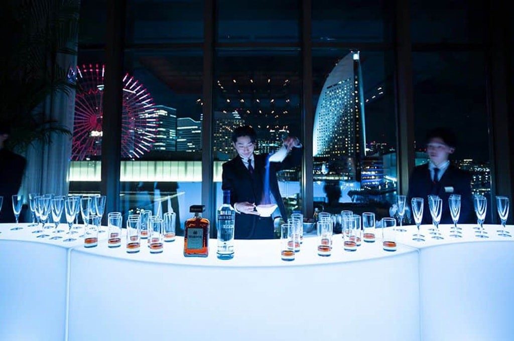 ナイトバー　イメージ