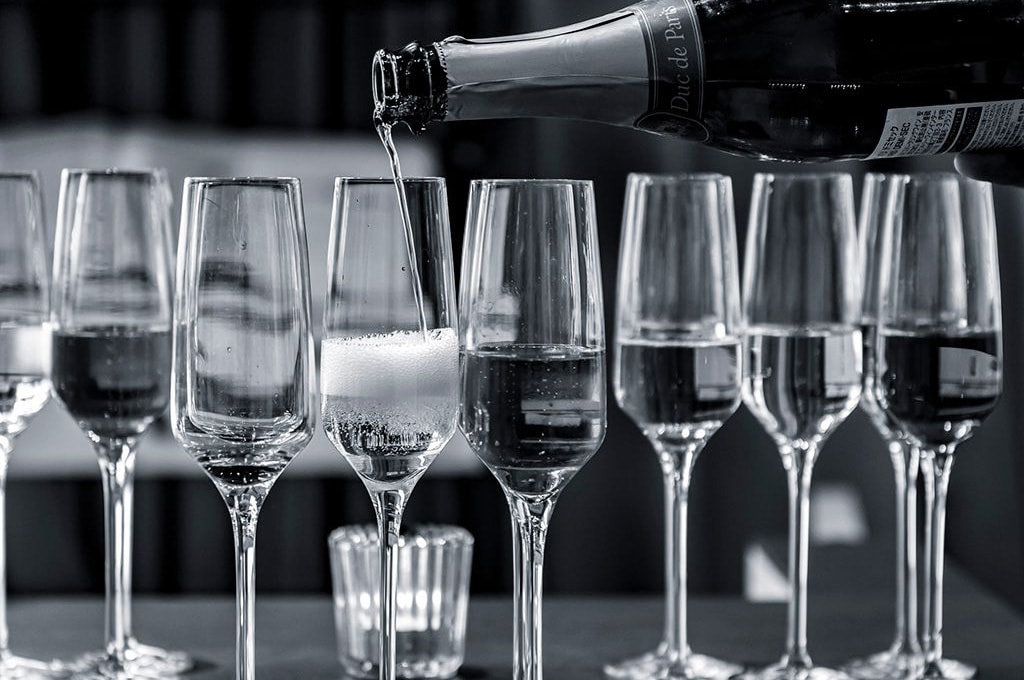 ナイトバー　イメージ